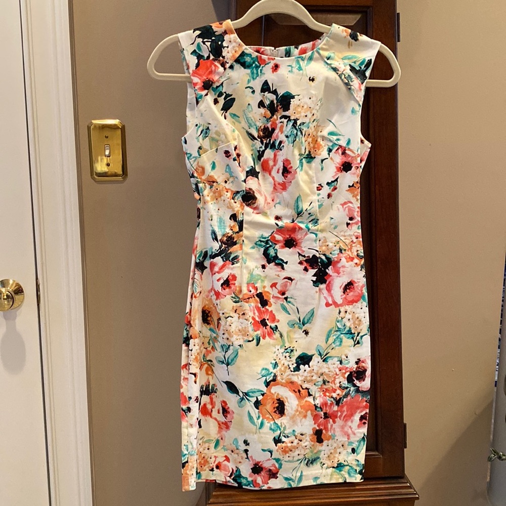 B. Darlin Floral Dress, size 1/2, NWOT